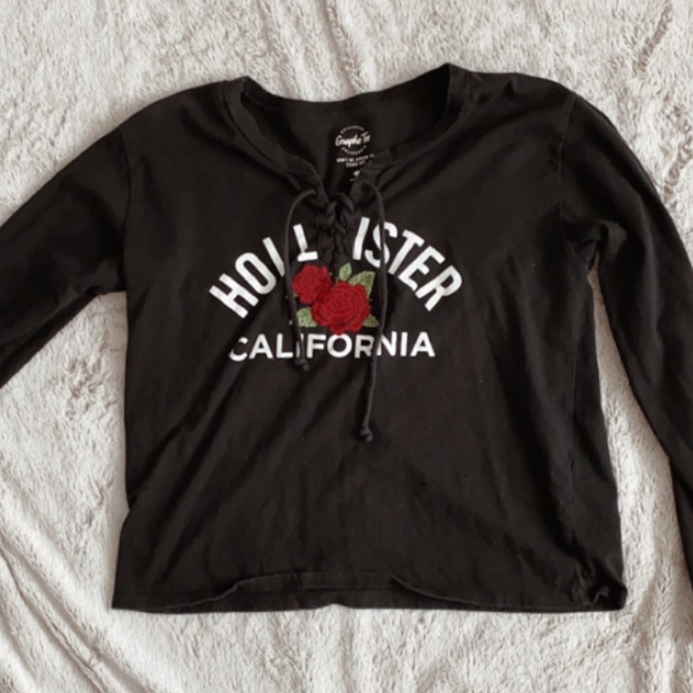 hollister graphic tee